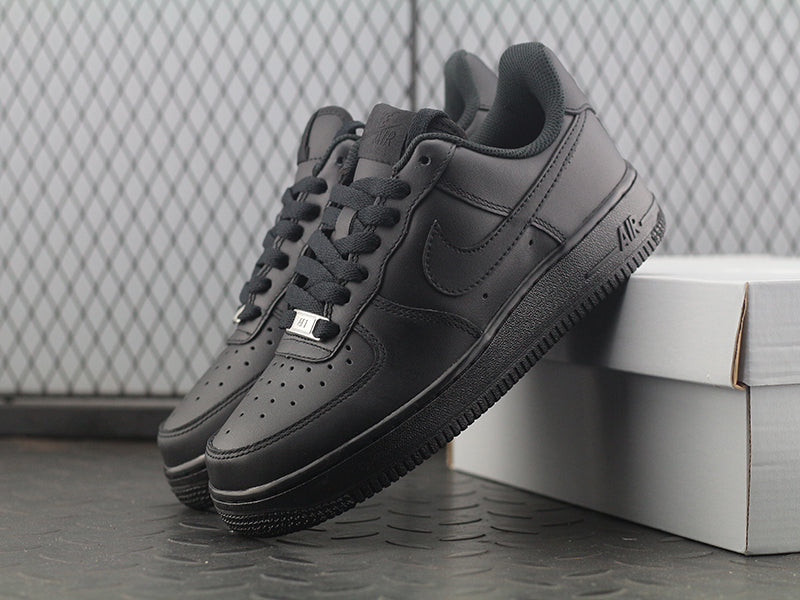 Nike Air Force 1 ’07 Low – Triple Black