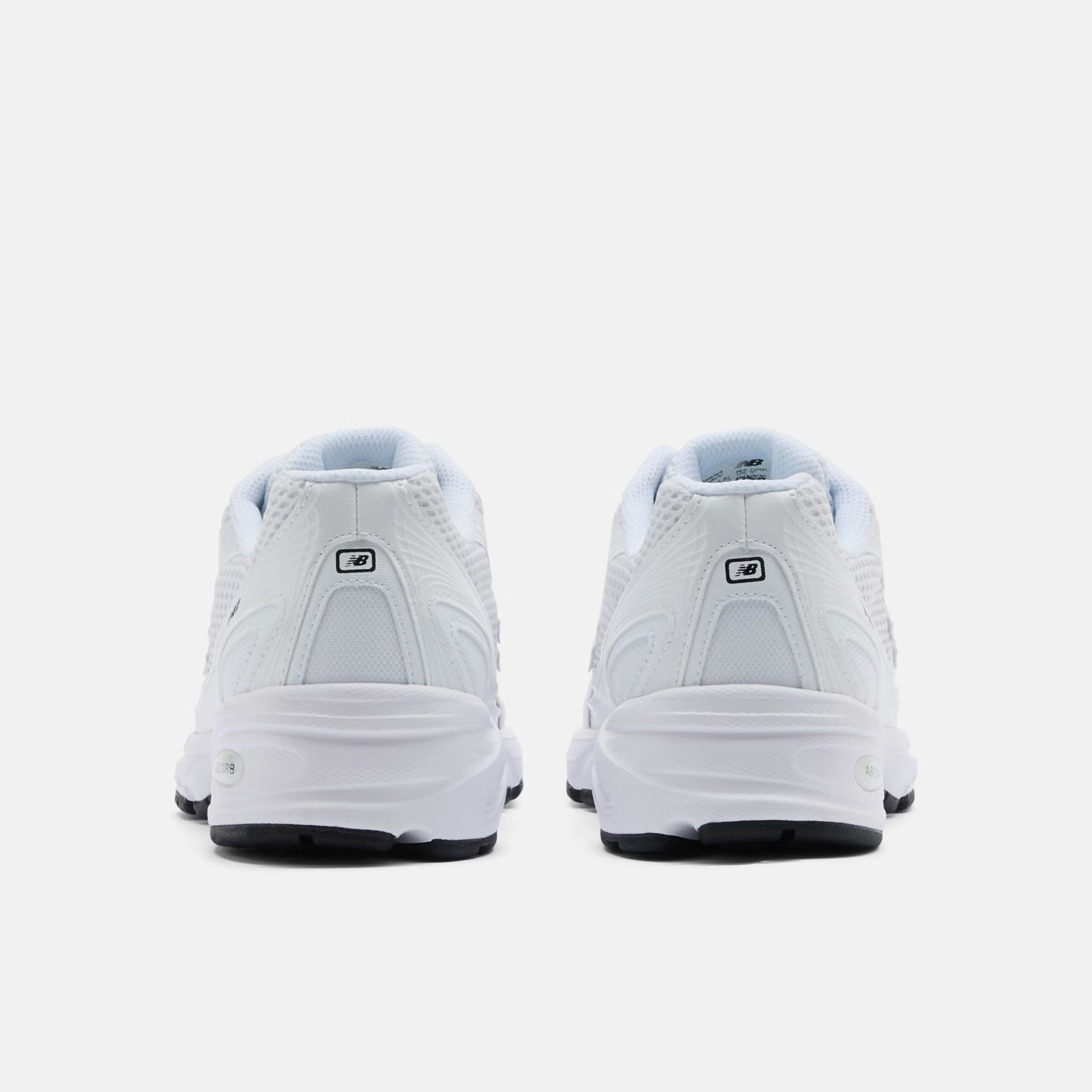 New Balance 740 (Nb White with Black)