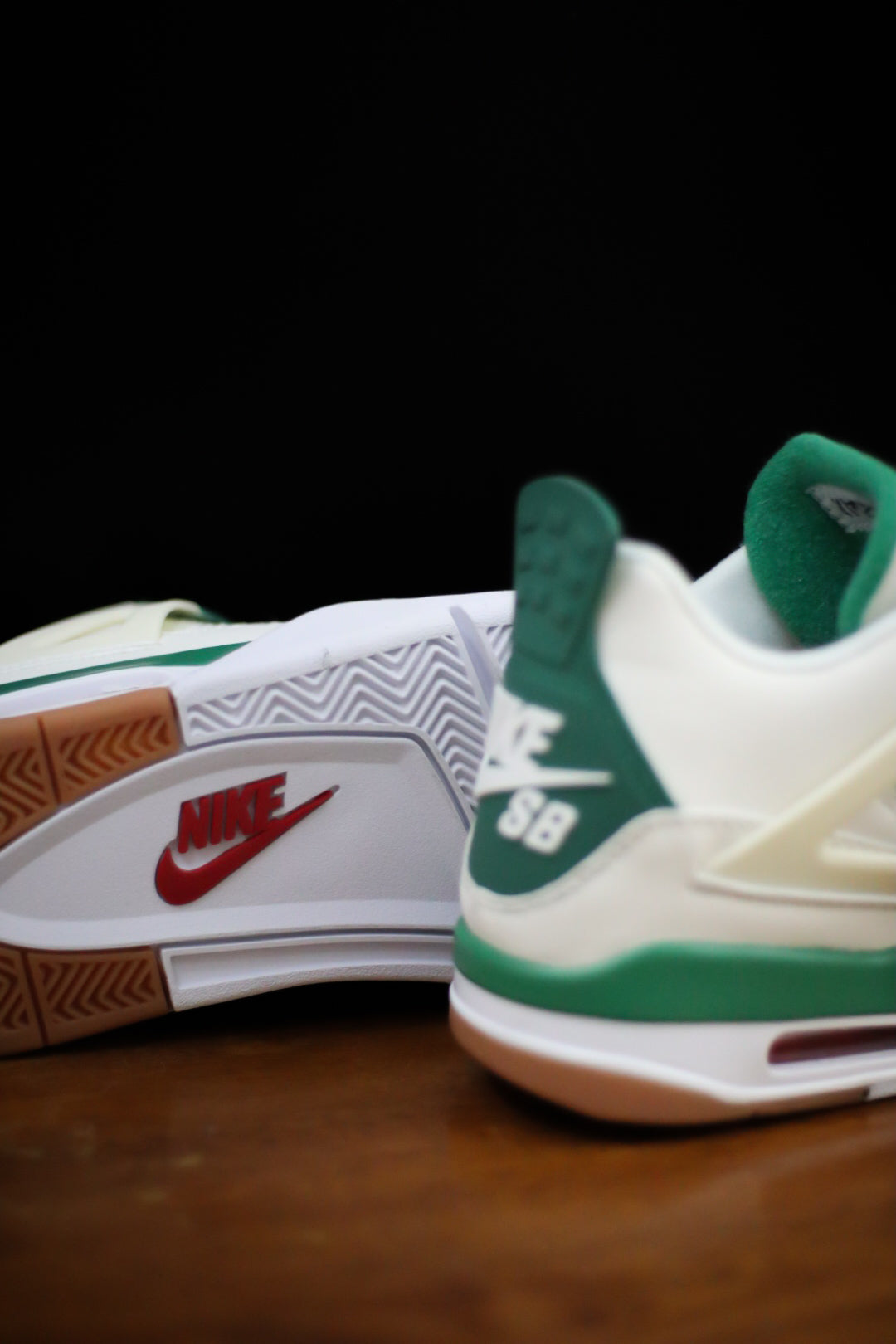 Nike SB x Air Jordan 4 “Pine Green”