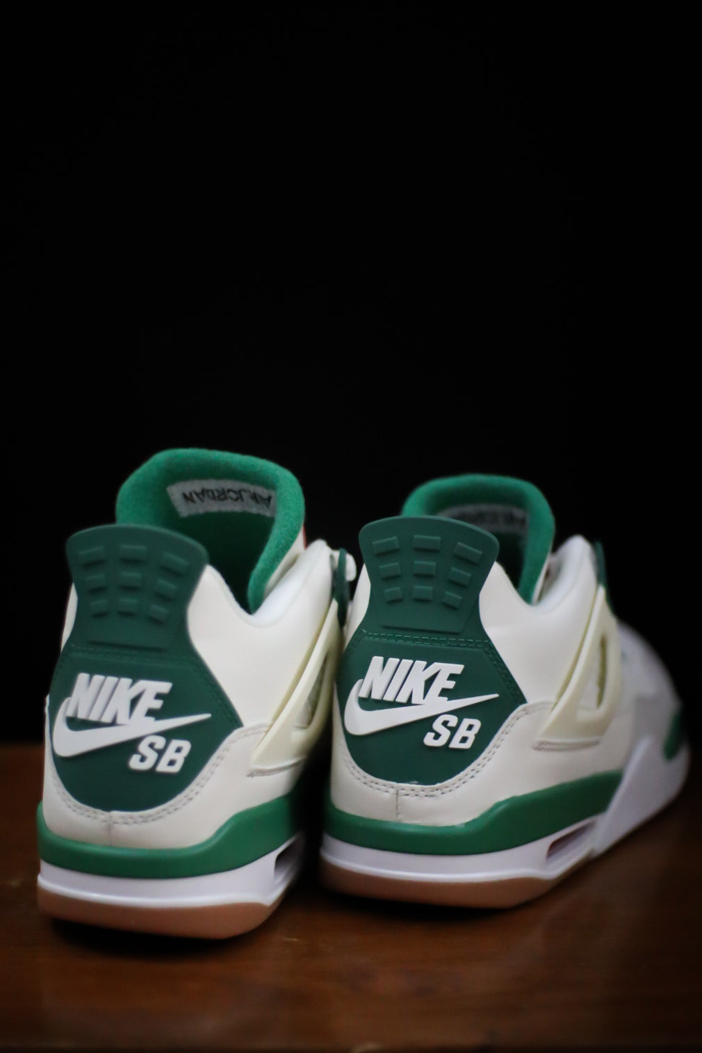 Nike SB x Air Jordan 4 “Pine Green”