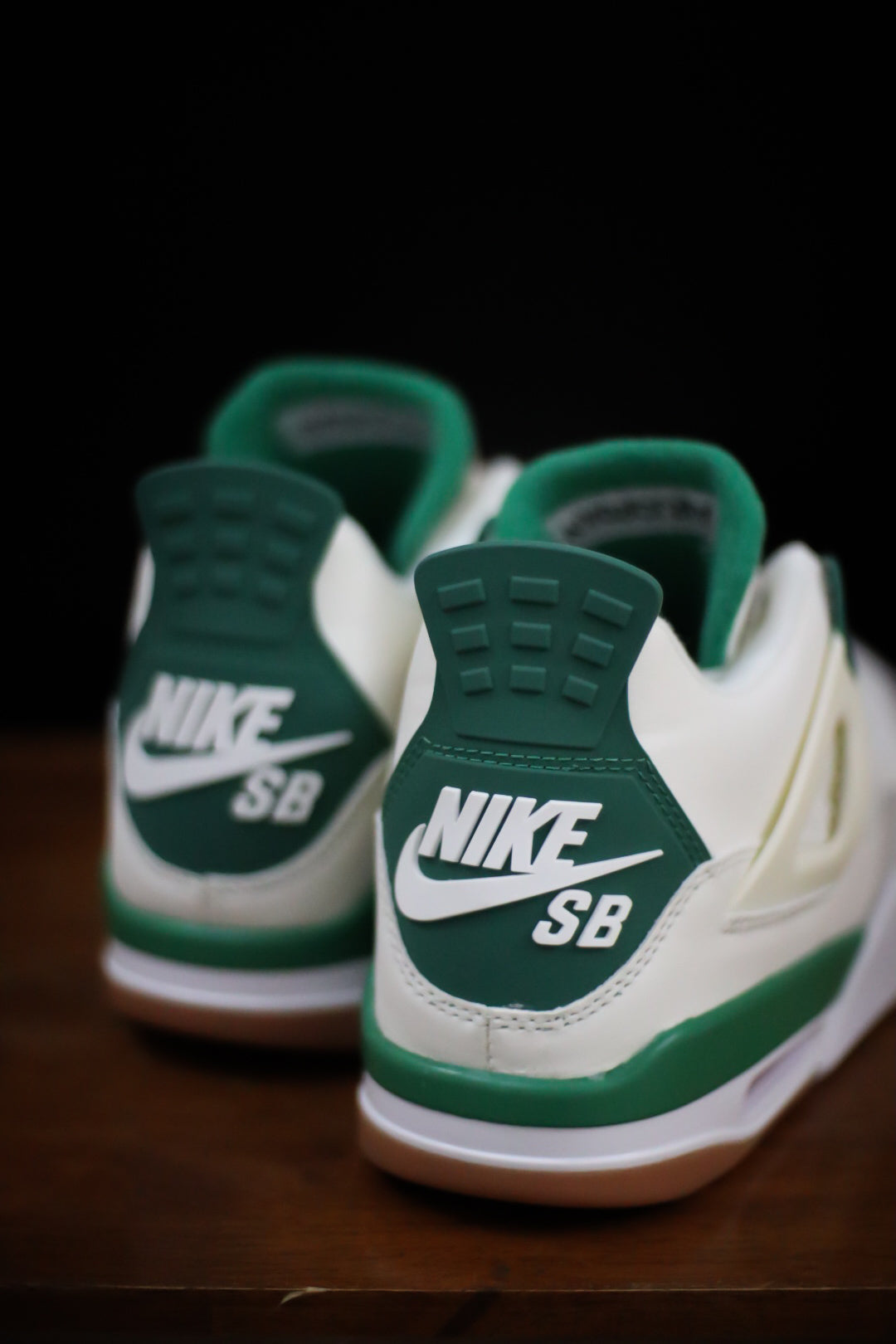 Nike SB x Air Jordan 4 “Pine Green”